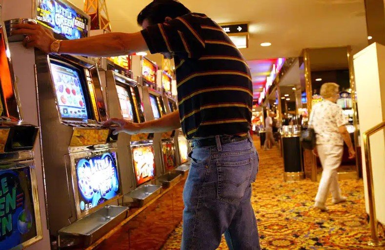 gambling treatment reduces depression and anxiety