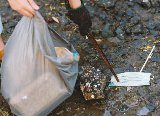 Ballys Chicago River construction cleanup