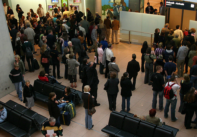 airport crowd